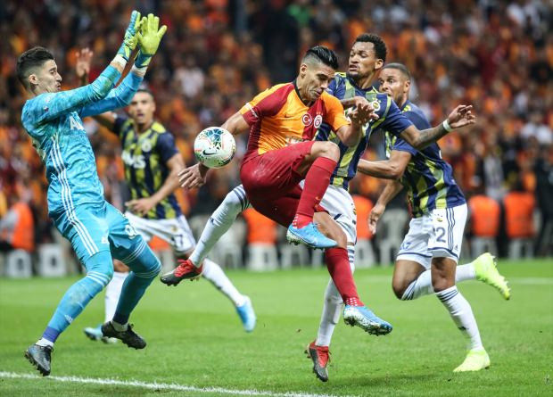 Galatasaray Fenerbahçe derbi maçı özeti - Resim: 0