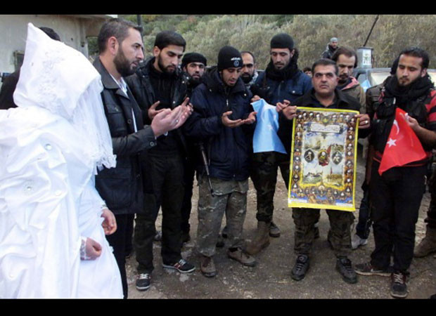 Savaşın gölgesinde düğün - Resim: 2