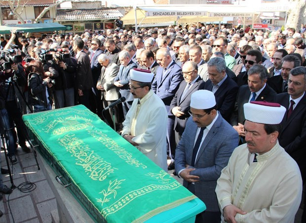 Bülent Arınç'ın acı günü kimler yanındaydı? - Resim: 2