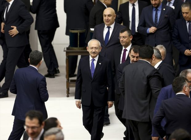 Yeni TBMM Başkanı Mustafa Şentop oldu Mustafa Şentop 336 oy aldı - Resim: 2