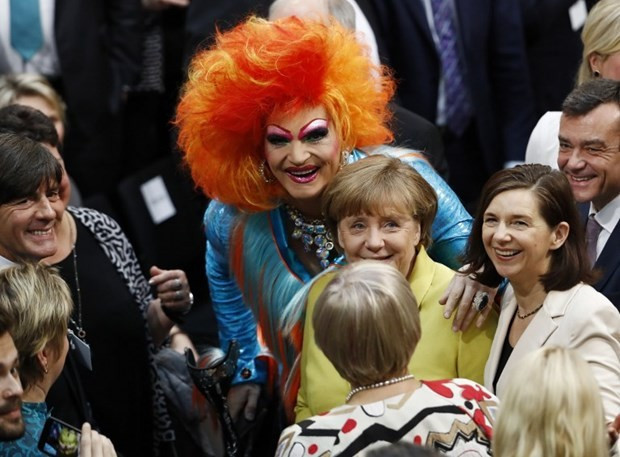 Almanya'nın yeni delegesi meclise renk kattı! - Resim: 3