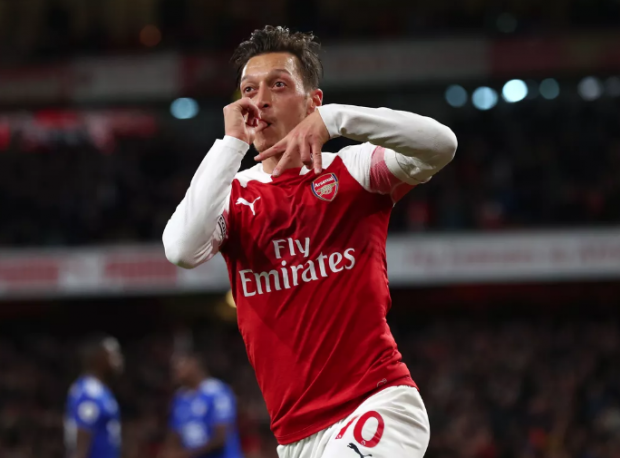 Fenerbahçe'den Cenk Tosun ve Mesut Özil harekatı - Resim: 0