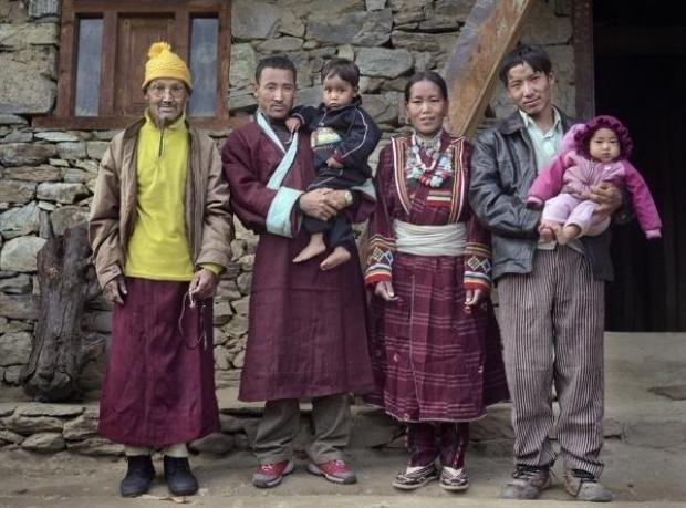 Dünyanın en ilginç topluluğu kadınların 7 kocası var - Resim: 1