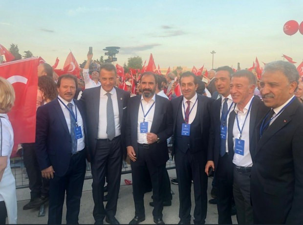 Başkanlardan güne damga vuran fotoğraf! - Resim: 0