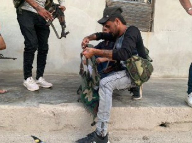 YPG'liler Barış Pınarı Harekatı'na karşı eteklerini giydi - Resim: 0