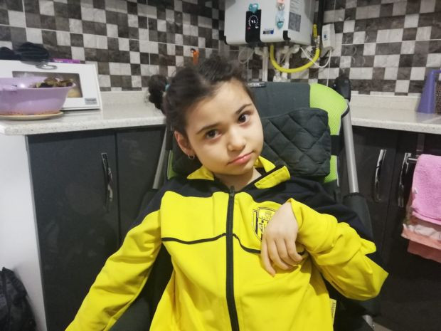 Anne babalar dikkat bebeğinizi öptürmeyin - Resim: 0