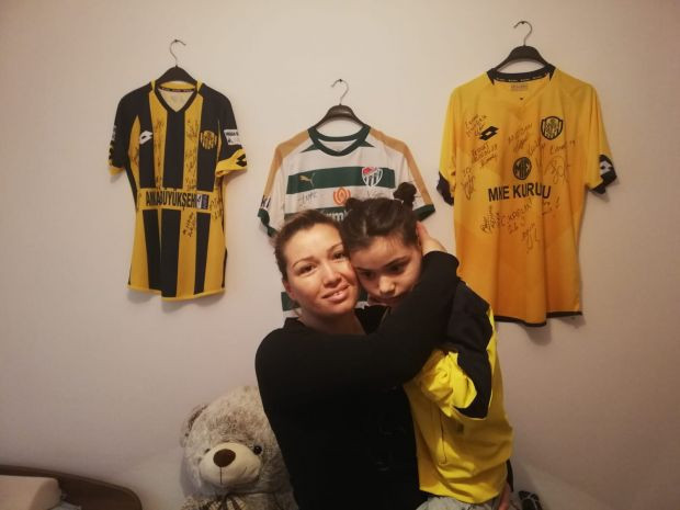 Anne babalar dikkat bebeğinizi öptürmeyin - Resim: 1