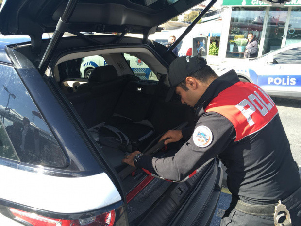 İstanbul'da polis teyakkuzda! Kurt Kapanı uygulaması: Her yer didik didik aranıyor - Resim: 0
