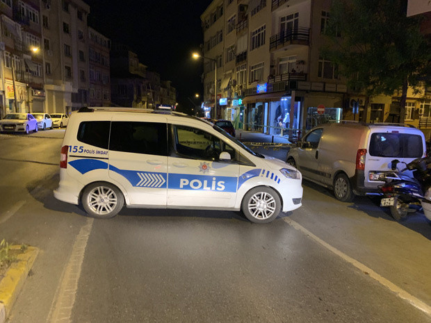 Kadıköy'de önce bir iş yerine sonra polislere silahlı saldırı - Resim: 0