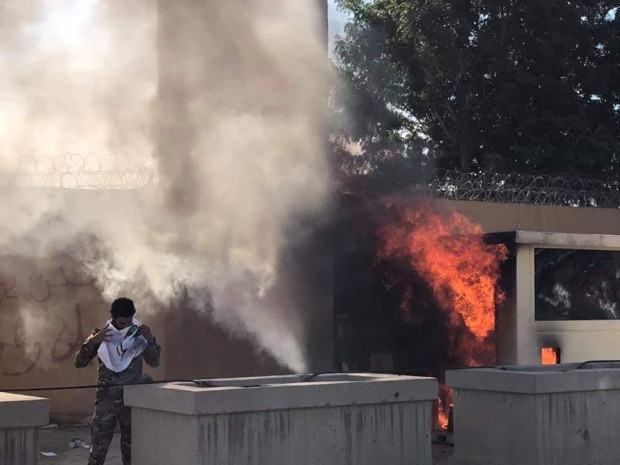 Irak'ta şok gelişme! Haşdi Şabi ABD Büyükelçiliği'ni bastı bina tahliye edildi - Resim: 2
