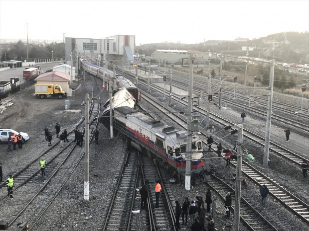 Ankara'da boş tren raytan çıktı! - Resim: 0