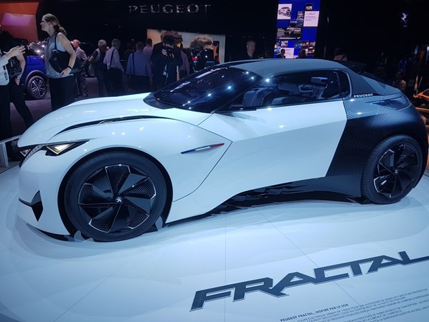 Geleceğin otomobilleri Paris'te tanıtıldı - Resim: 3