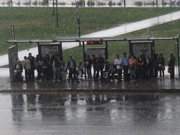 İzmir'de yağmur yağdı böyle oldu! - Resim: 3