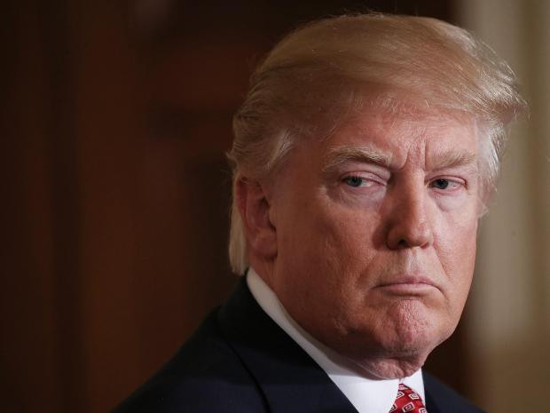 Orta parmaklı protesto! Trump neye uğradığını şaşırdı - Resim: 3