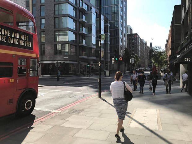 Nokia 3310 iPhone 7'ye karşı - Resim: 1