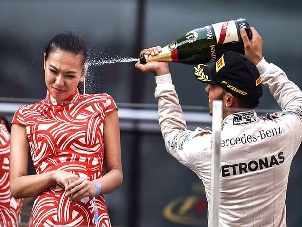 Tam o anda öyle bir fotoğraf çekti ki! Gerçek çok farklı - Resim: 1