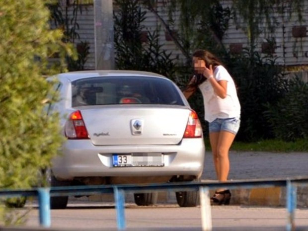 Aşiret kadınları fuhuş pazarlığında - Resim: 4