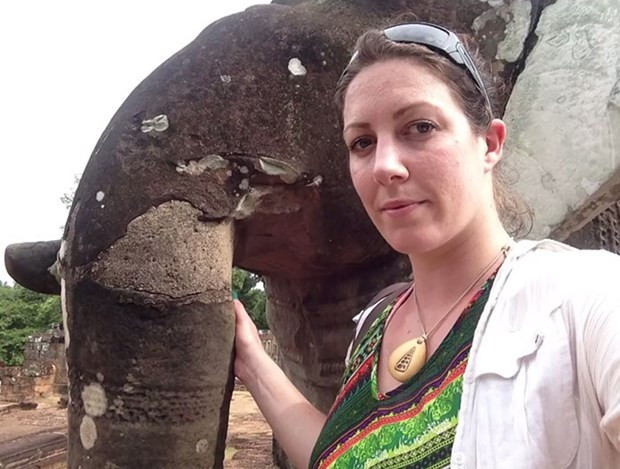 Evlilik teklifini boynunda habersiz bir yıl sakladı - Resim: 4