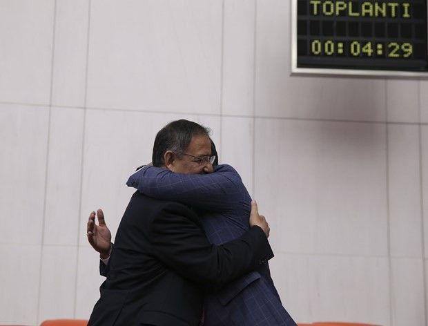 Milletvekillerinden bakanlara tebrik yağmuru - Resim: 3