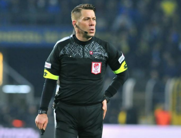 Fırat Aydınus yardımcısıyla küfürleşip kavga etti - Resim: 0