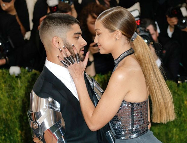 Ünlü çift ayrılıyor mu evlenme teklifini reddeti! - Resim: 1