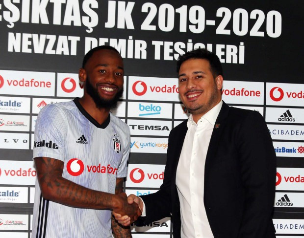 Beşiktaş N'Koudou transferini resmen açıkladı! İmzayı attı formayı giydi - Resim: 0