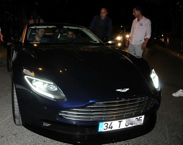 Ünlülerin son model otomobilleri - Resim: 1