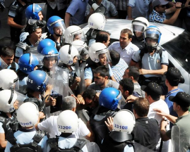 4+4+4 Diyarbakır'ı karıştırdı - Resim: 4