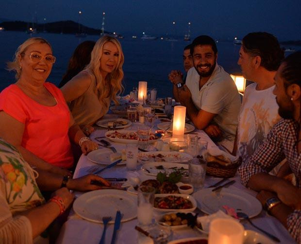 Seda Sayan kameraları görünce... - Resim: 3