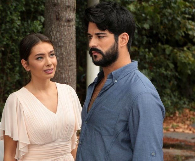 Kara Sevda'da gerginlik var başroller birbirlerine küs! - Resim: 1