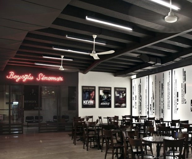 Nostaljık Beyoğlu Sineması kapanmıyor! - Resim: 2