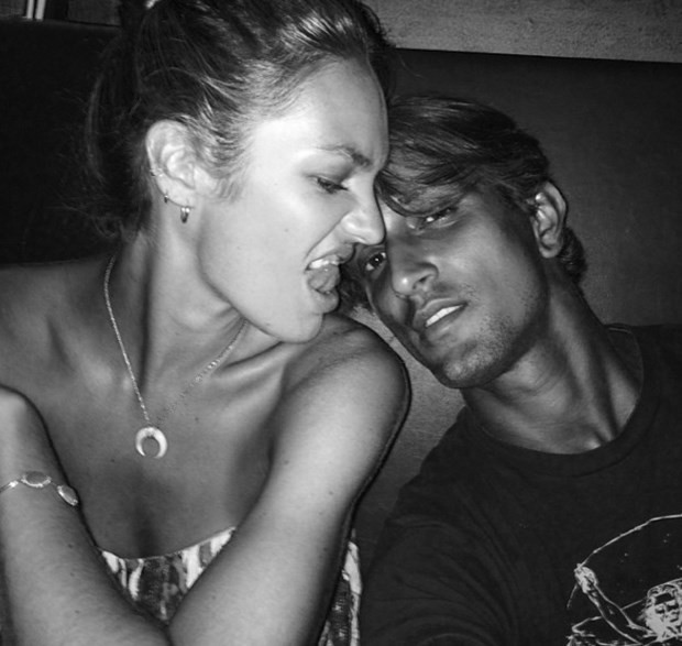 Victoria’s Secret melekleri ve sevgilileri bomba kareler - Resim: 3