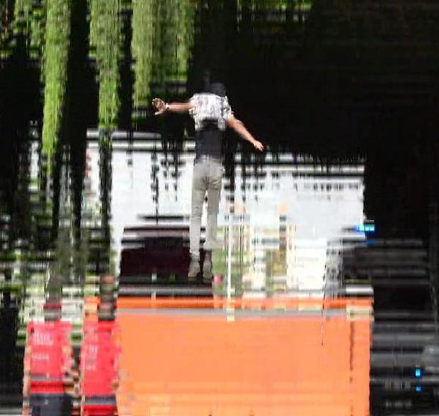 Köprüden atladı, telefondan canlı yayınladılar - Resim: 3