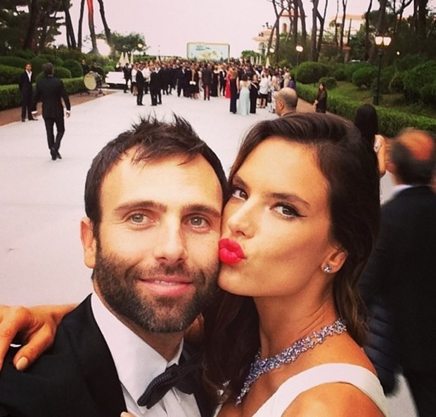 Victoria’s Secret melekleri ve sevgilileri bomba kareler - Resim: 2