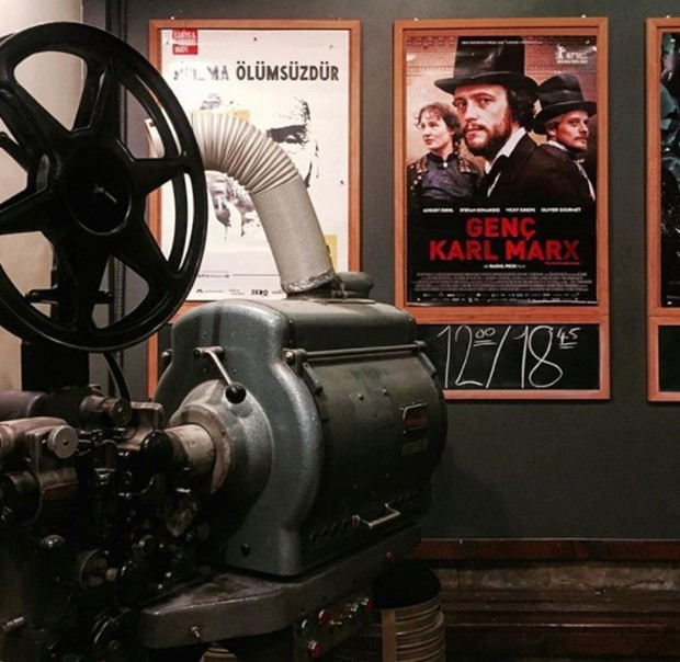 Nostaljık Beyoğlu Sineması kapanmıyor! - Resim: 3