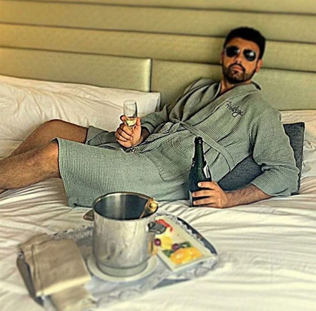 Türk zengini! Playboy pozları ile olay yarattı - Resim: 2