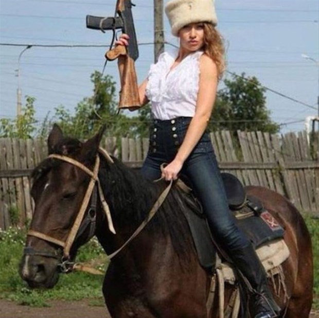 Böyle rezalet görülmedi öyle bir poz verdi ki... - Resim: 1