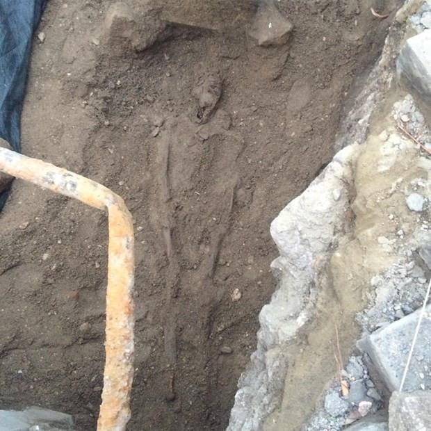 Foça'da 2 bin 100 yıllık mezarlar bulundu - Resim: 3