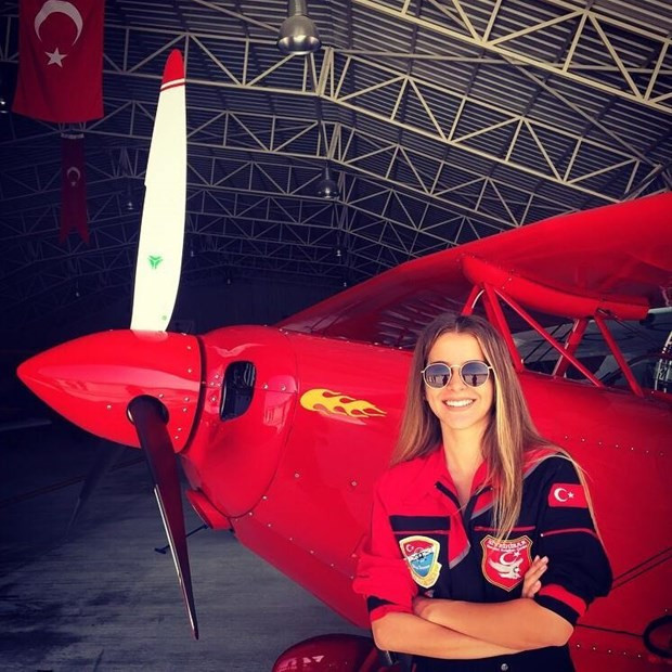 İşte ilk kadın akrobasi pilotu - Resim: 1