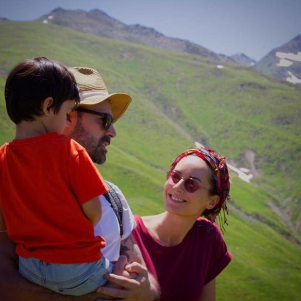 Ünlü çift Bodrum'a Çeşme'ye değil dağa bayıra çıktılar bakın nasıl... - Resim: 1