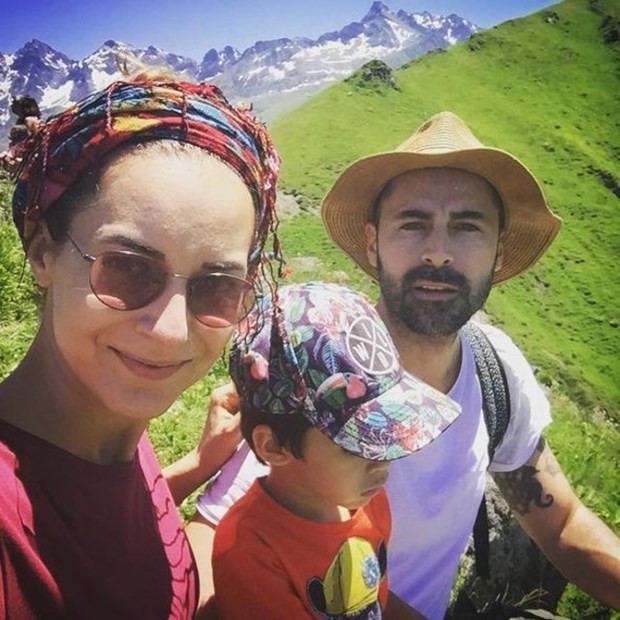 Ünlü çift Bodrum'a Çeşme'ye değil dağa bayıra çıktılar bakın nasıl... - Resim: 4