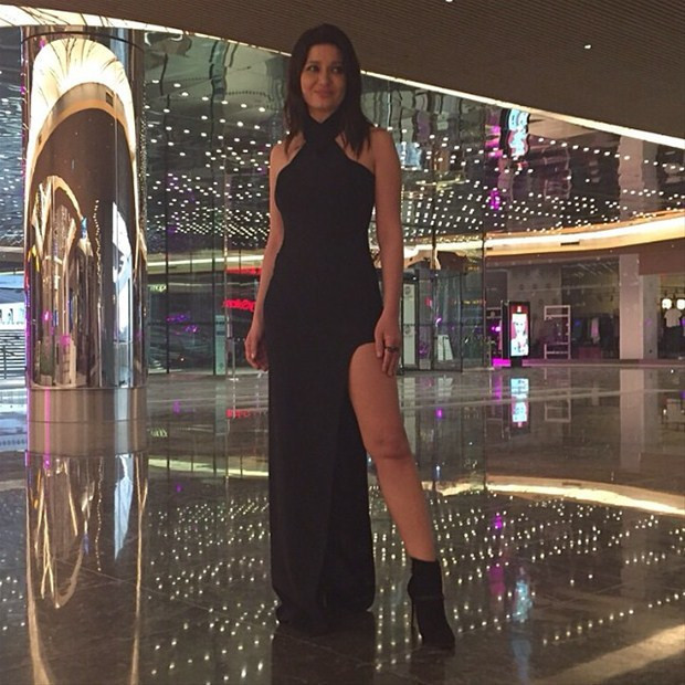 Dekolte ile günaydın dedi instagram yıkıldı - Resim: 1