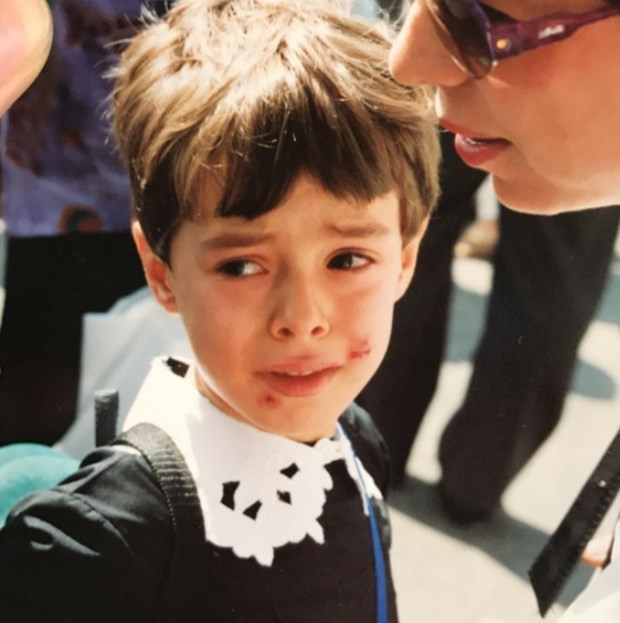 Fotoğraftaki küçük kızı tanıdınız mı? Türkiye'nin en ünlü isimlerinden - Resim: 1