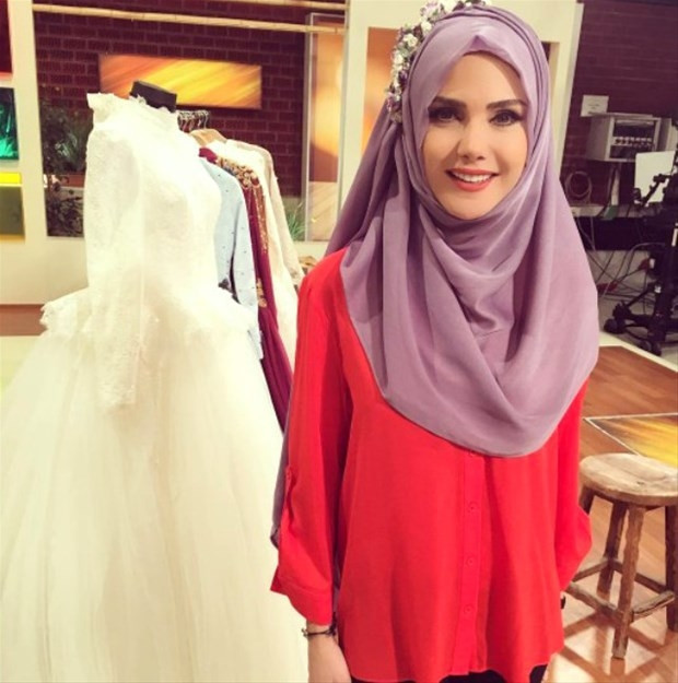 Ece Erken'den tesettürlü poz - Resim: 4