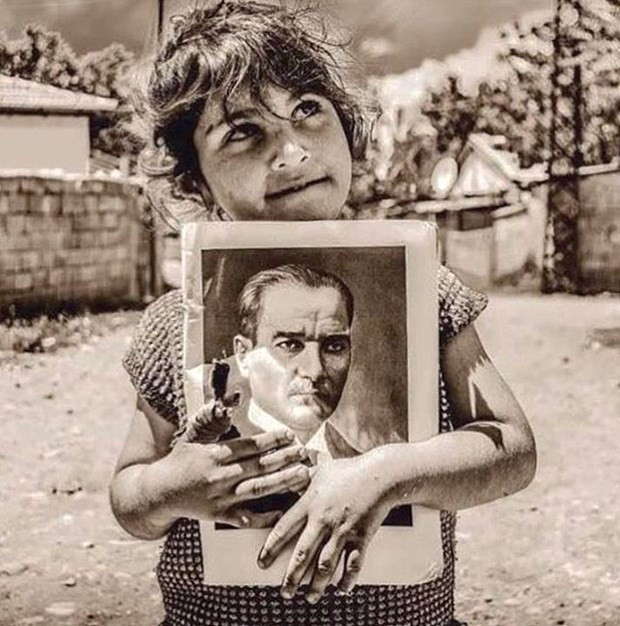 Ünlülerin 19 Mayıs paylaşımları - Resim: 4