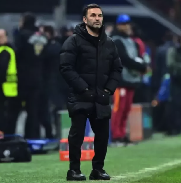 Okan Buruk'un ayakkabılarını gören şaşkınlığını gizleyemedi - Resim: 0