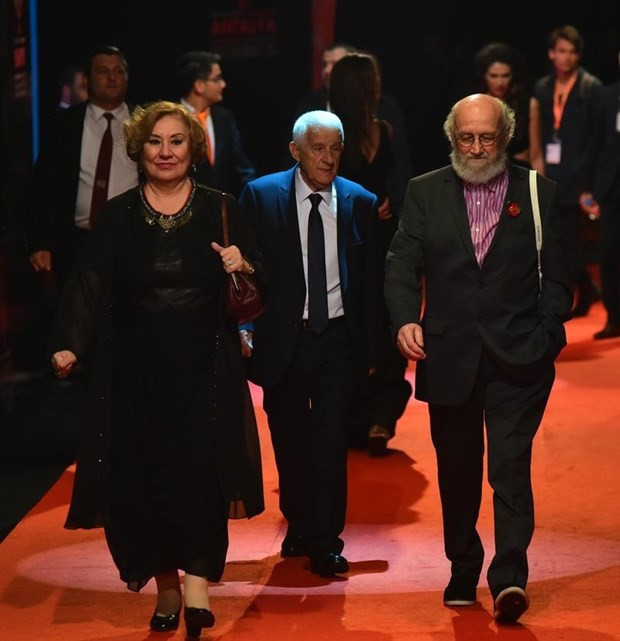 Altın Portakal'da kırmızı halı şıklığı - Resim: 3