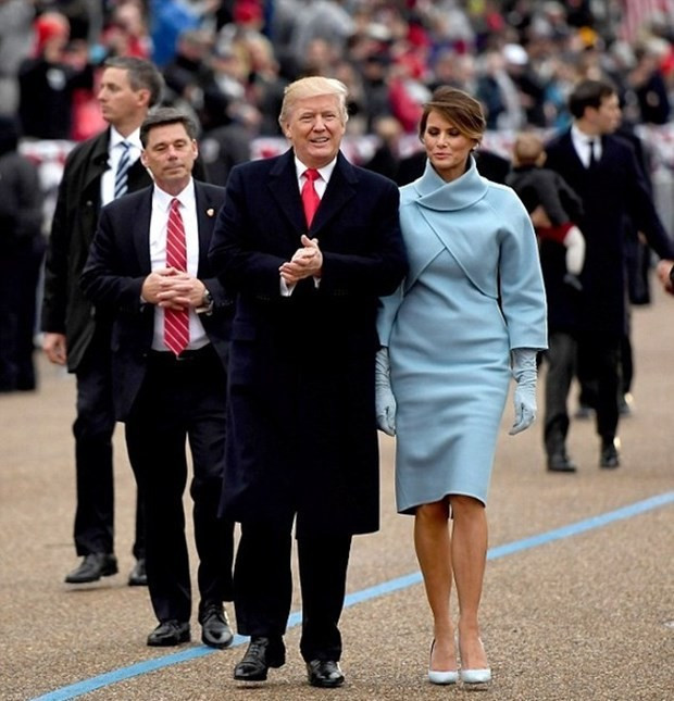 Melanie Trump'ın mavi elbisesinin sırrı ortaya çıktı - Resim: 1