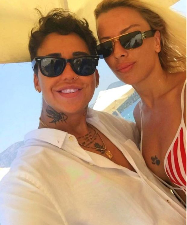 Büşra Eyen kimdir Neslihan Doğrusöz'ün sevgilisi kaç yaşında? - Resim: 1