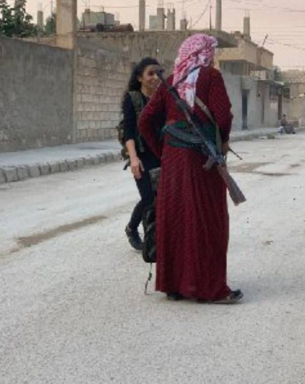 YPG'liler Barış Pınarı Harekatı'na karşı eteklerini giydi - Resim: 1